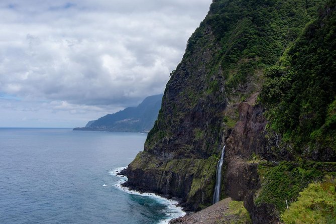 4x4 Jeep Safari Porto Moniz - the "Farowest" tour - Full Day Small Groups - Small group + live commentary: why this tour feels friendlier