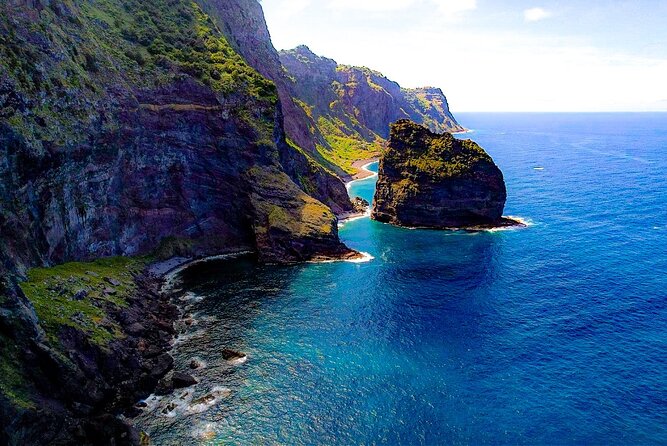 4x4 Jeep Tour to East & Northeast of Madeira - Santana: triangular houses, coast views, and a taste of the old Madeira