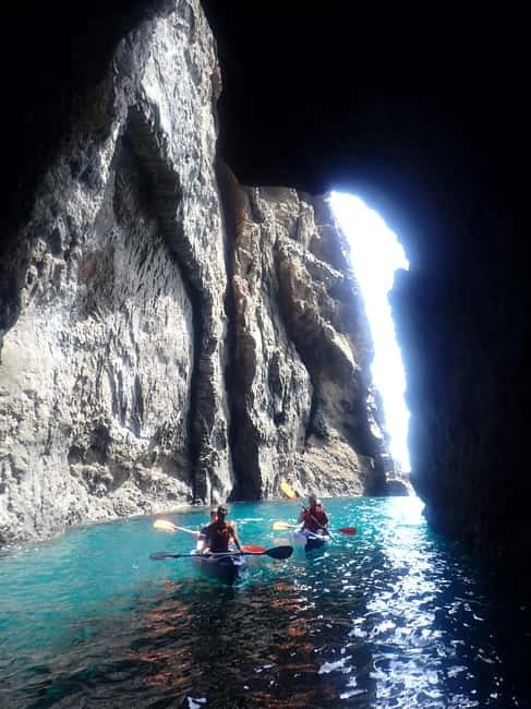 Calheta Kayak Tour - Safety, gear, and how the guide helps you relax