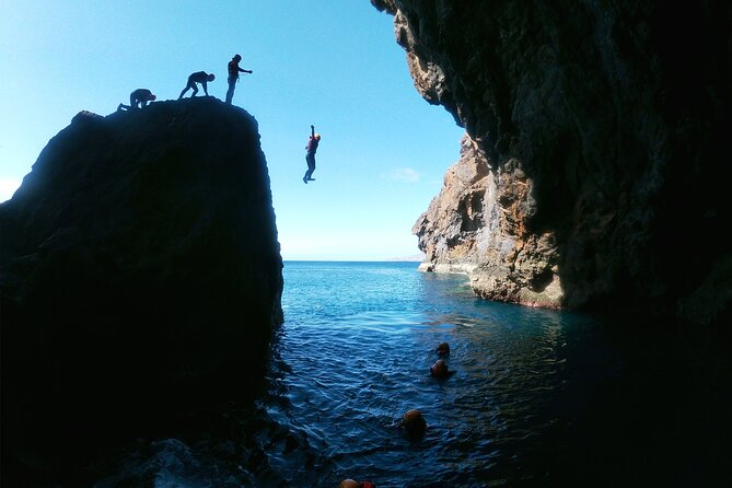 Coasteering Tour - Cliff jumping, swimming, scrambling. - Cliff jumps from 1 to 10 meters: your comfort level is the plan