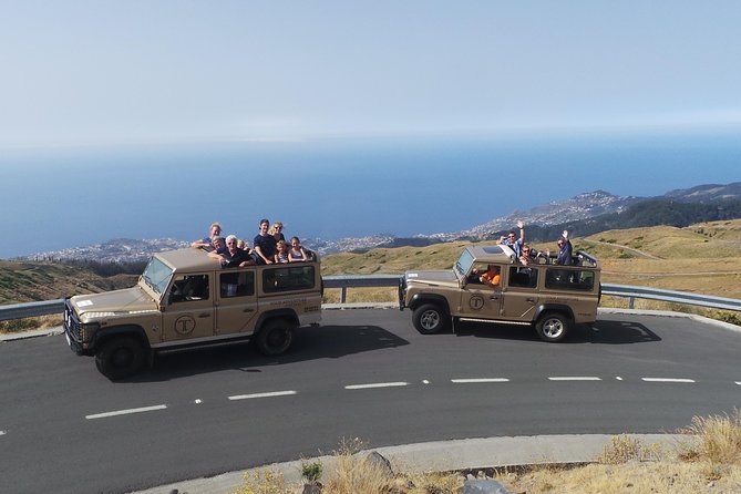 Cristo Rei, Arieiro Peak and Santo da Serra 4x4 Experience - Pico do Arieiro at 1,818 meters: timing and cloud control