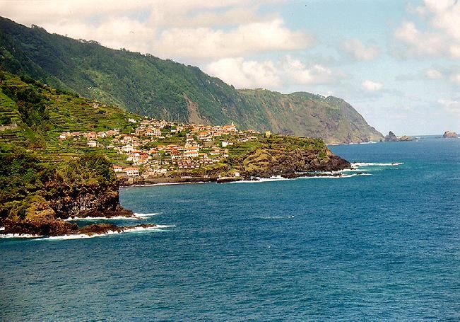 Discover Madeira: Full-Day Tour to Porto Moniz - Paul da Serra plateau: the mountain part of the island