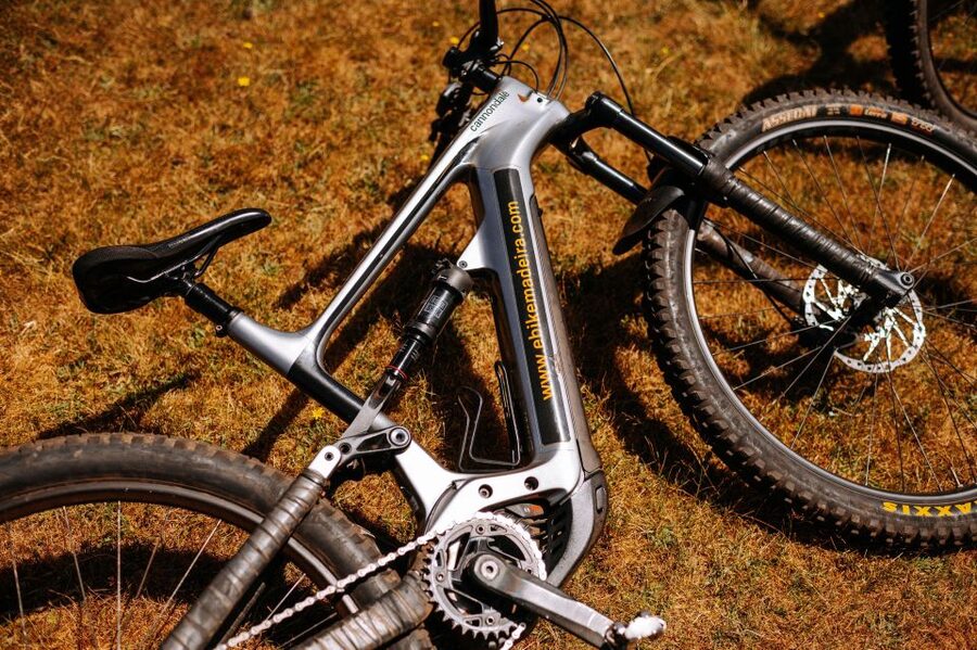 E-Bike Guided Tour - Belle Vue Mountain Biking - Following the Levada da Serra do Faial: steady riding with built-in breaks