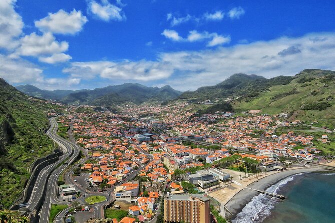 East private full day - Stop 4: Santana traditional houses for a classic East Madeira look
