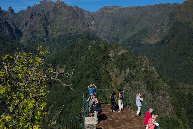 Enchanting North - Full Day- Shared Tour - Shared Tour Reality: Vehicle Size, Group Energy, and Guide Personality