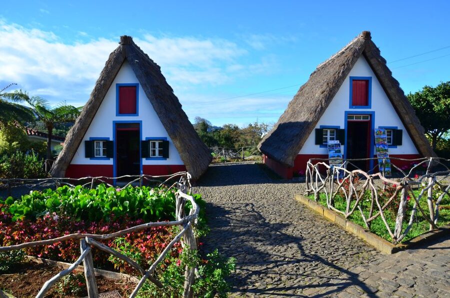 From Funchal: East Tour Madeira 4x4 Jipe Tour Santana Houses - Ponta de São Lourenço: dramatic coastline and sightlines to Desertas and Porto Santo