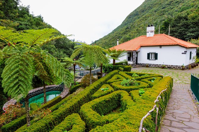 Full Day East of Madeira Tour - Santana’s Thatched Houses and Lunch Time: A Real Break