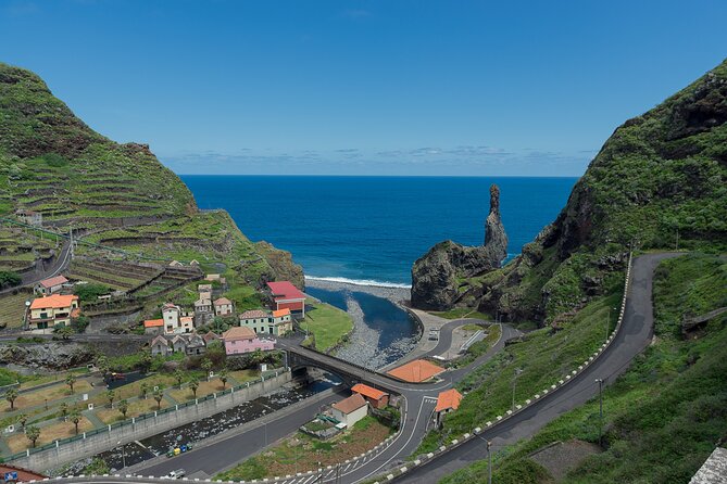 Full Day Jeep Safari Tour to Porto Moniz and Cabo Girão - Meeting Up at 9:00 and Settling Into a Real Jeep Day