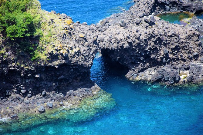 Full Day Tour of Madeira West - Guides make or break the vibe (and this tour runs strong on that)