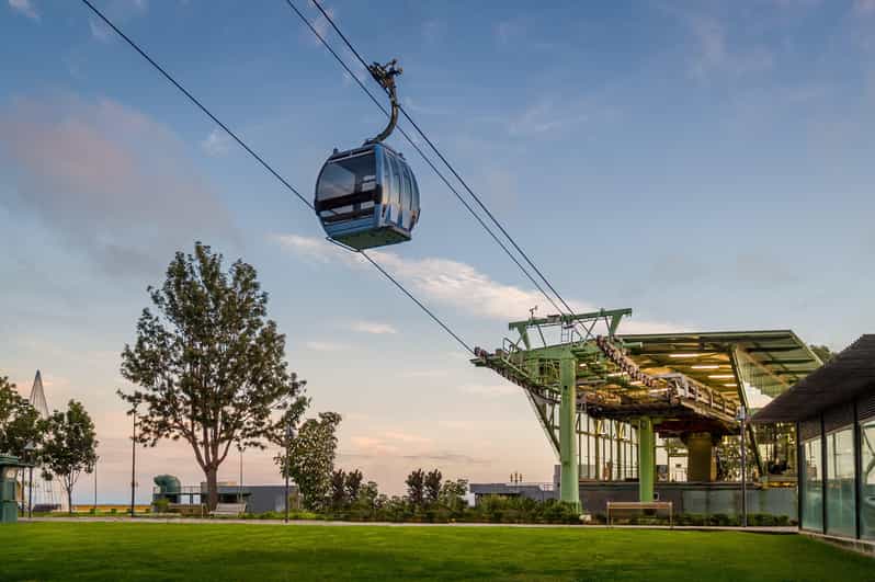 Funchal: 2-Hour Tuk-Tuk Tour with Cable Car Finale - Your first stop: Pico dos Barcelos lookout and that wow-view