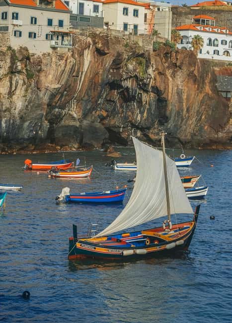 Funchal: An unforgettable sunset on a typical Xavelha boat - Weather, seasickness, and what to wear so you’re comfortable