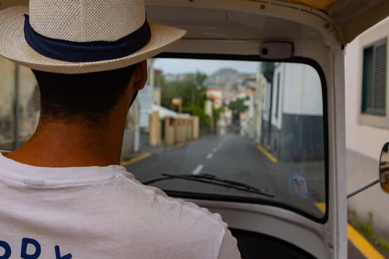 Funchal: Botanical Garden & Old Town Tour by TukTuk (1h45) - Old Town of Funchal: Quick Views and an Easy Start