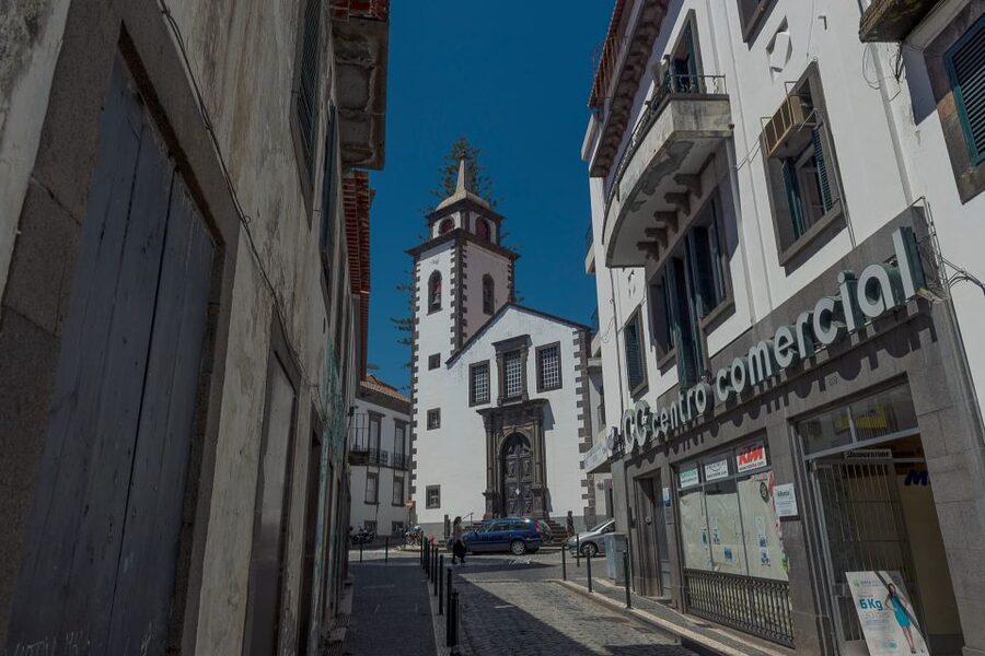 Funchal: City Highlights Tuk-Tuk Tour - Pace and logistics: what you can and can’t bring