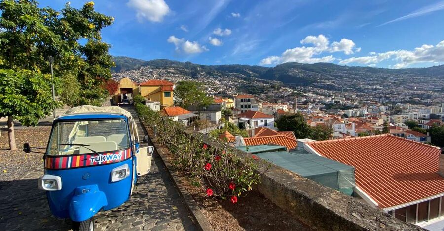 Funchal: City Highlights Tuk-Tuk Tour - Pickup and the first scenic climb: Pico dos Barcelos lookout
