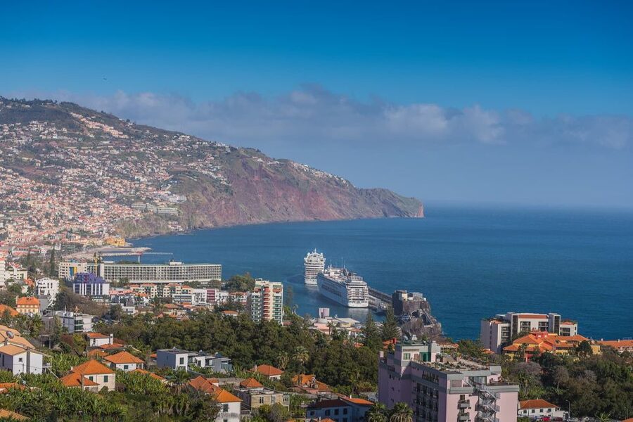 Funchal: City Highlights Tuk-Tuk Tour - Funchal Cathedral: Manueline Gothic in a time-efficient visit