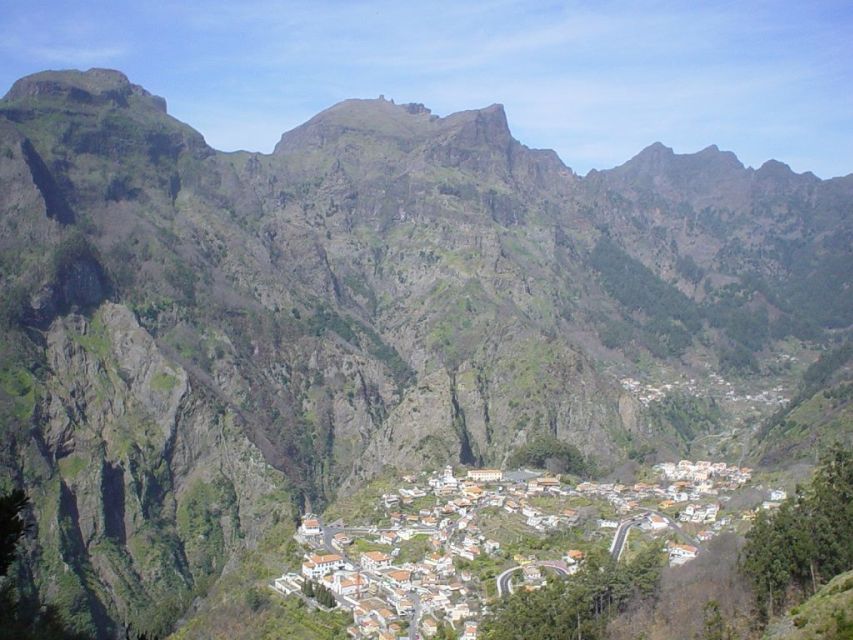 Funchal: Eira do Serrado Nun´s Valley viewpoint tuk tuk Tour - From Funchal to the Mountains: How the Ride Sets Up the Views