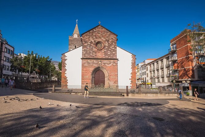 Funchal Epic Private Tuk-Tuk Tour - The 45 minutes of driving-by hotspots: how to use it