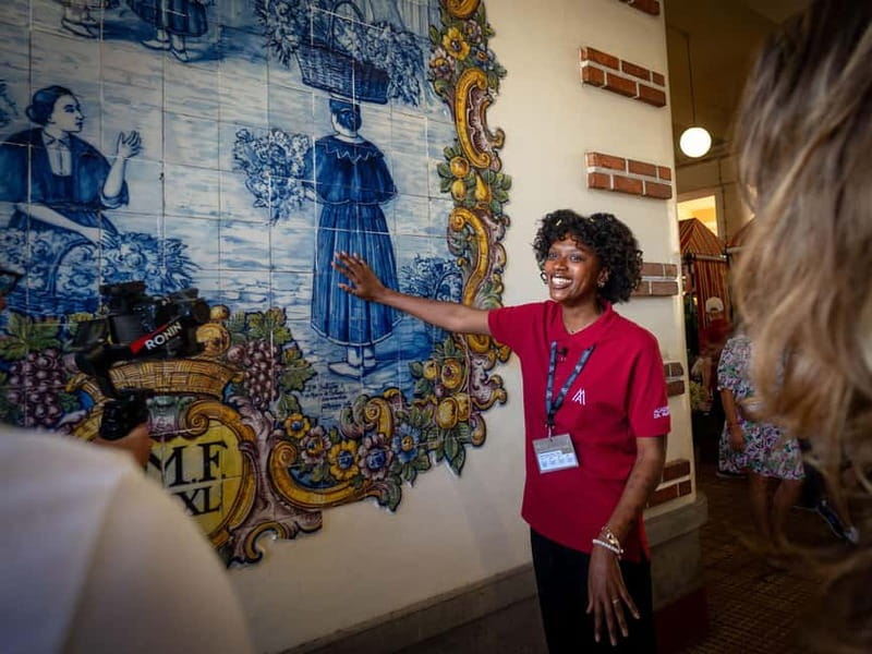 Funchal: Guided Walking Tour with Tastings - Starting at Colégio dos Jesuítas do Funchal: the route’s smart first step