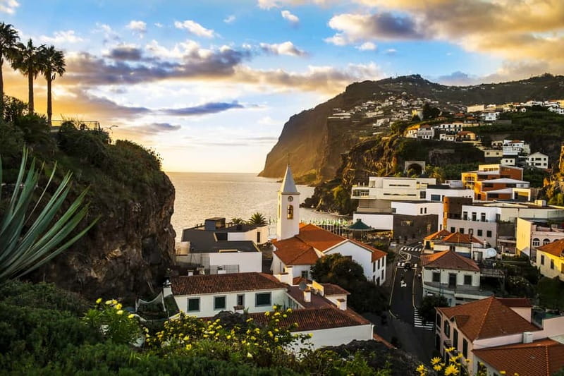 Funchal:Hop-on Hop-off Bus & Whale & Dolphin boat Excursion - FAQ