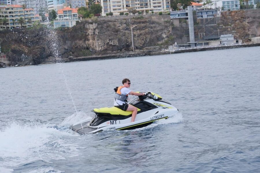 Funchal: Jet Ski Circuit - Fall and Winter: The Speedboat Transfer and the €15 round-trip reality