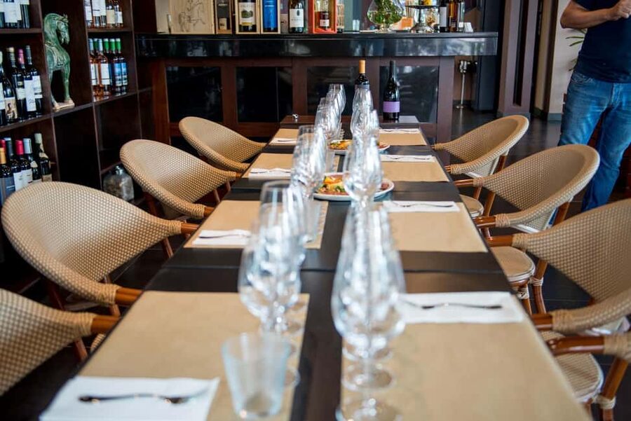 Funchal: Madeira Wine Tasting with Sommelier - Your Five-Wine Lineup: How the Sommelier Helps You Compare Like a Pro