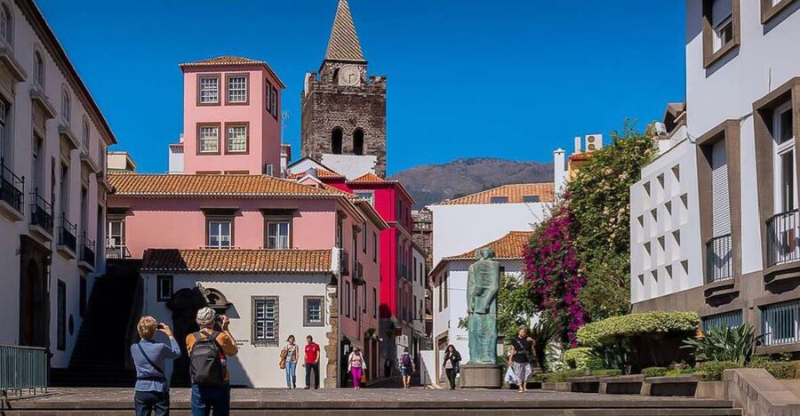 Funchal: Old Town Walking Tour - Admiral’s Garden and fortress ruins: how floods shaped Funchal