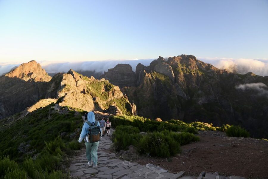 Funchal: Pico do Arieiro & Pico Ruivo Hiking Transfer - Finishing the Circuit: From Achada do Teixeira Back to Your Van