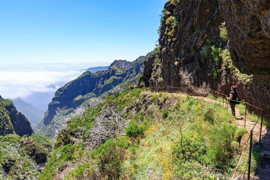 Funchal: PR1.2 Pico Ruivo & Achada Teixeira Hiking Transfer - The ride from Funchal to Achada do Teixeira: why it matters