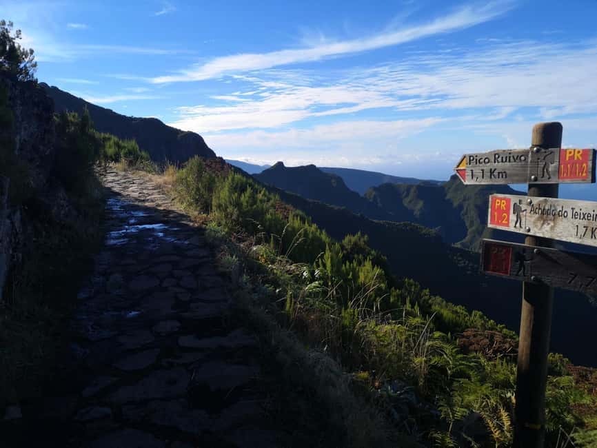 Funchal: PR1.2 Pico Ruivo & Achada Teixeira Hiking Transfer - The descent back to Achada do Teixeira: protect your legs