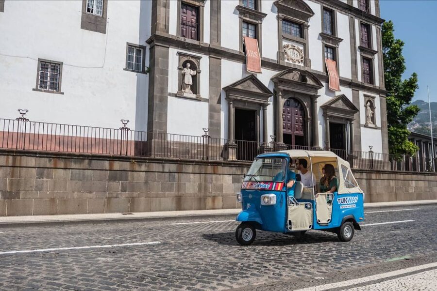 Funchal: Private Customizable Guided Tour by Tuk-Tuk - Pico Areeiro and cable cars: when you want height and variety