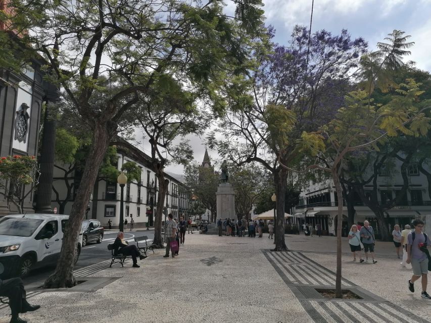 Funchal: Private Guided Tour of Historic Center by Tuk Tuk - Mercado dos Lavradores: Seeing Funchal Through Its Daily Life