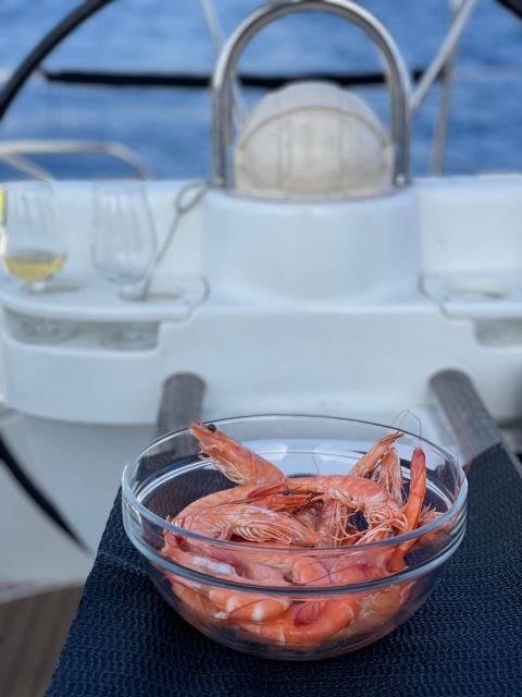 Funchal: Private Sailing Sunrise, Sunset & Moonlight Cruises - Food and drinks: hot drinks, wine and cheese, plus snack choices