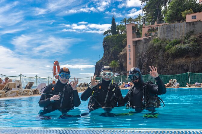 Funchal: Scuba Diving Experience for Beginners - Safety briefing at Funchal Ecological Park: how they set you up