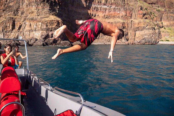 Funchal: Speedboat tour- SEE THE ISLAND AND LIFE AT SEA - Speedboat energy in Funchal, without the big-ship hassle