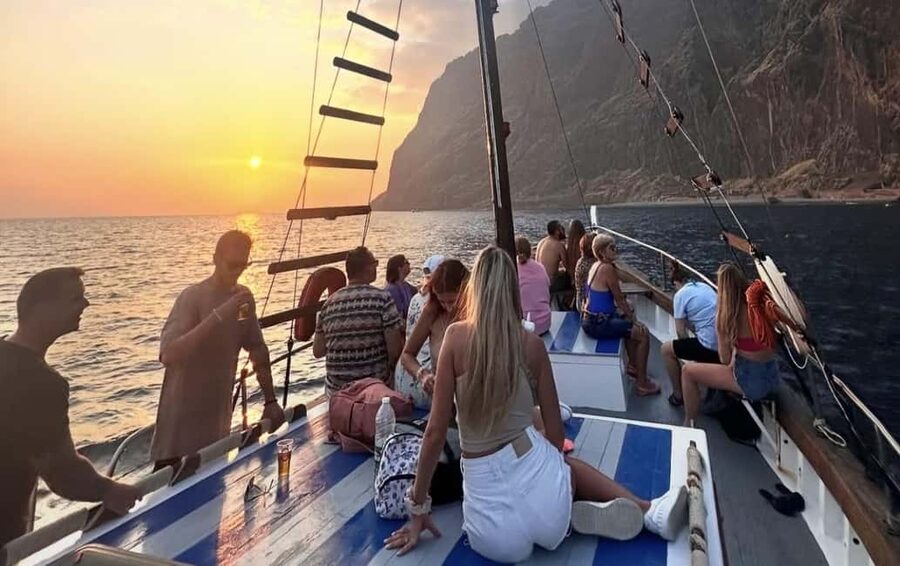 Funchal: Sunset Tour on Traditional Madeiran Boat w/ Drinks - Should you book the Cabo Girão sunset tour with drinks?
