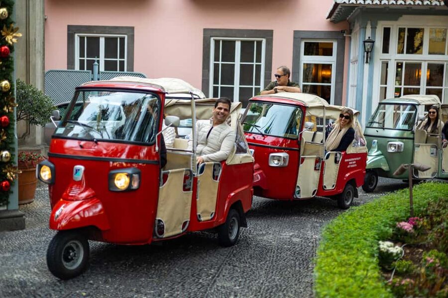 Funchal: Tuk Tuk Tour to the Most Breathtaking Viewpoints - Miradouro da Vila Guida: your photo stop with breathing room