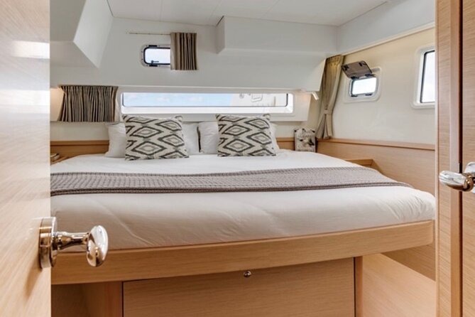 Half Day Tour on a Luxury Catamaran on Madeira Island - The swim and snorkeling stop: what to bring and what can affect it