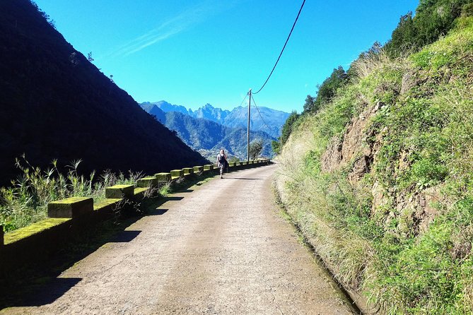 Hike Larano, Boca do Risco Porto da Cruz Levada in a small group - What the certified mountain guide does (and why it matters)