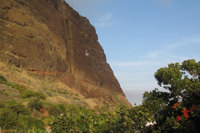 Incredible tour to a 'Faja' with a story - The big logistics beat: cable car to a sea-level world