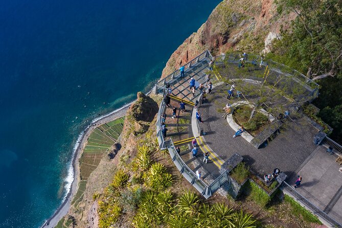 Jeep Safari 4x4 West Madeira - Porto Moniz - Fanal - Cabo Girão - Fanal at Posto Florestal: centuries-old trees and easy choices
