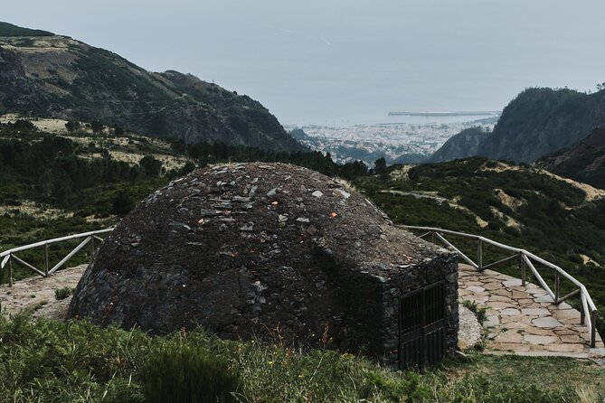 Jeep Tour to East ( Pico Arieiro, Santana, Faial, Caniçal) - Santana’s Typical Houses: Culture Meets a Long Stop