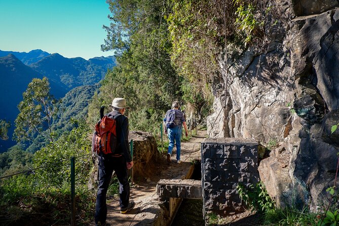 Levada do Rei (PR18) - Through Madeira's Majestic Laurissilva - Stops for coffee and toilet breaks: plan for quick breaks, not a meal tour