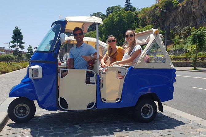 Lobos Chamber - Fisherman Village by tuk tuk - How the guides shape the ride: Ricardo and Vitor Pestana