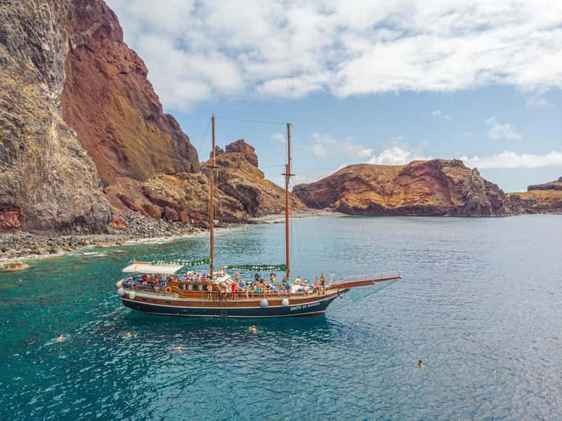 Madeira : 5 hour East Coast boat excursion - Entering the day at Funchal Marina (Pier 8)