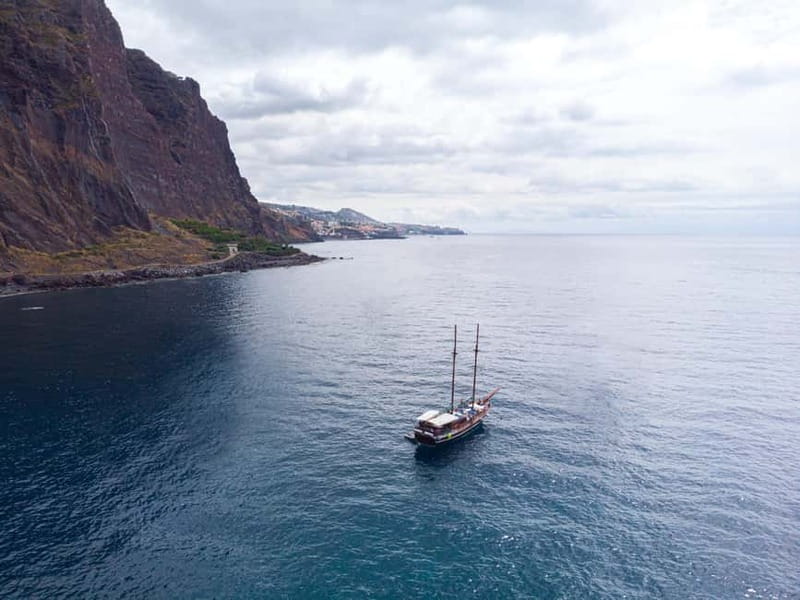 Madeira : 5 hour East Coast boat excursion - Lunch and the Madeira wine start: value you can actually taste