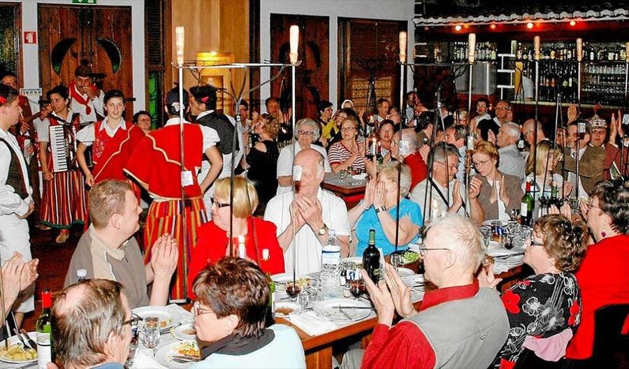 Madeira by Night with Traditional Dinner - The guide and group vibe: language can vary