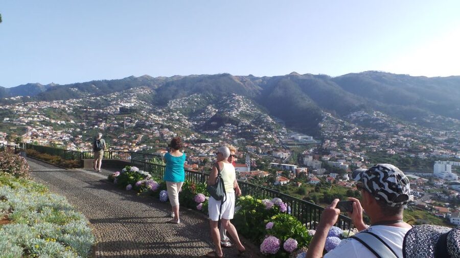 Madeira: Cabo Girao, Jeep Tour Adventure and Wine Tasting - Câmara de Lobos: Ending at the Fishing Village You’ll Want to Photograph
