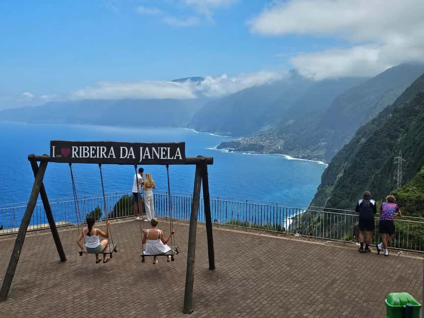 Madeira: Comfortable private tour with views and local guide (up to 4 people) - Getting comfortable: vehicle perks, what to bring, and what to avoid