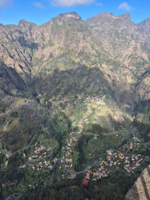 Madeira: Curral das Freiras & Câmara de Lobos Tour - Eira do Serrado: The Valley of the Nuns Comes Into View