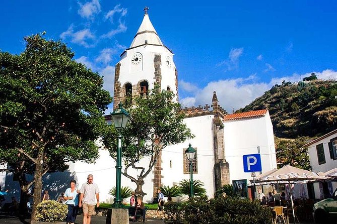 Madeira East Tour from Funchal - Santana Lunch: Thatched Triangular Houses and Real Time